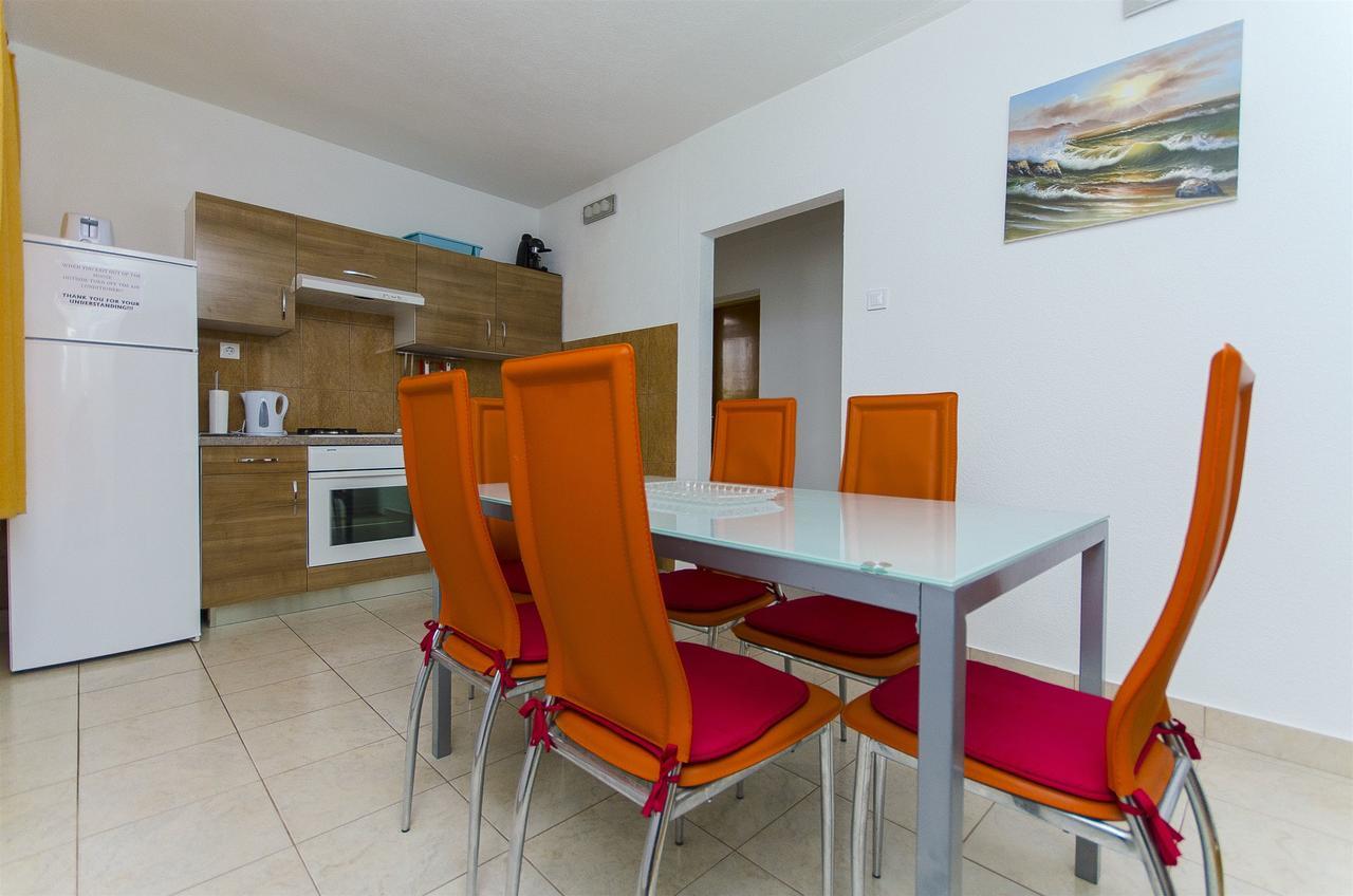 Apartments Karlo โตรกีร์ ภายนอก รูปภาพ
