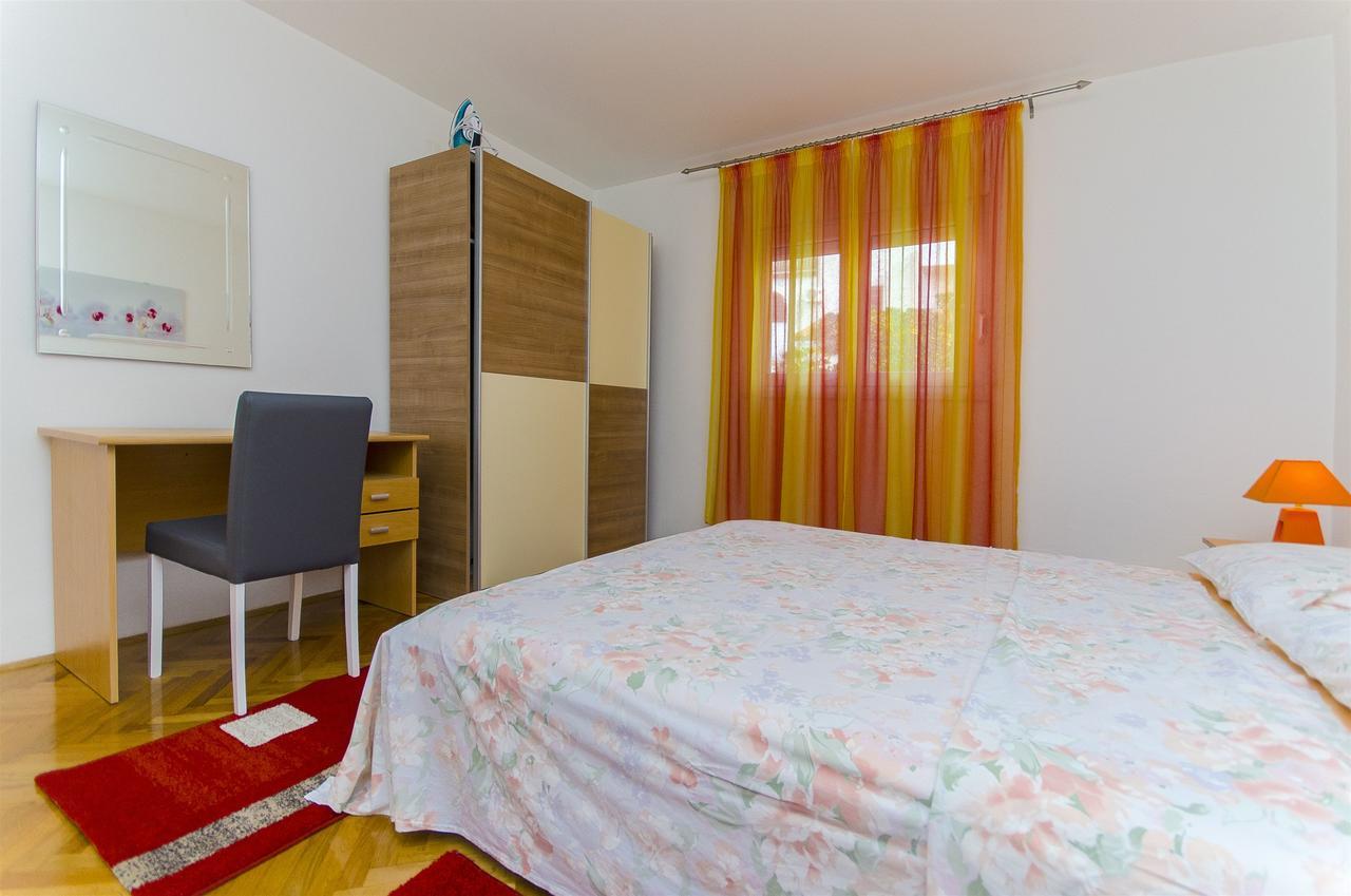 Apartments Karlo โตรกีร์ ภายนอก รูปภาพ