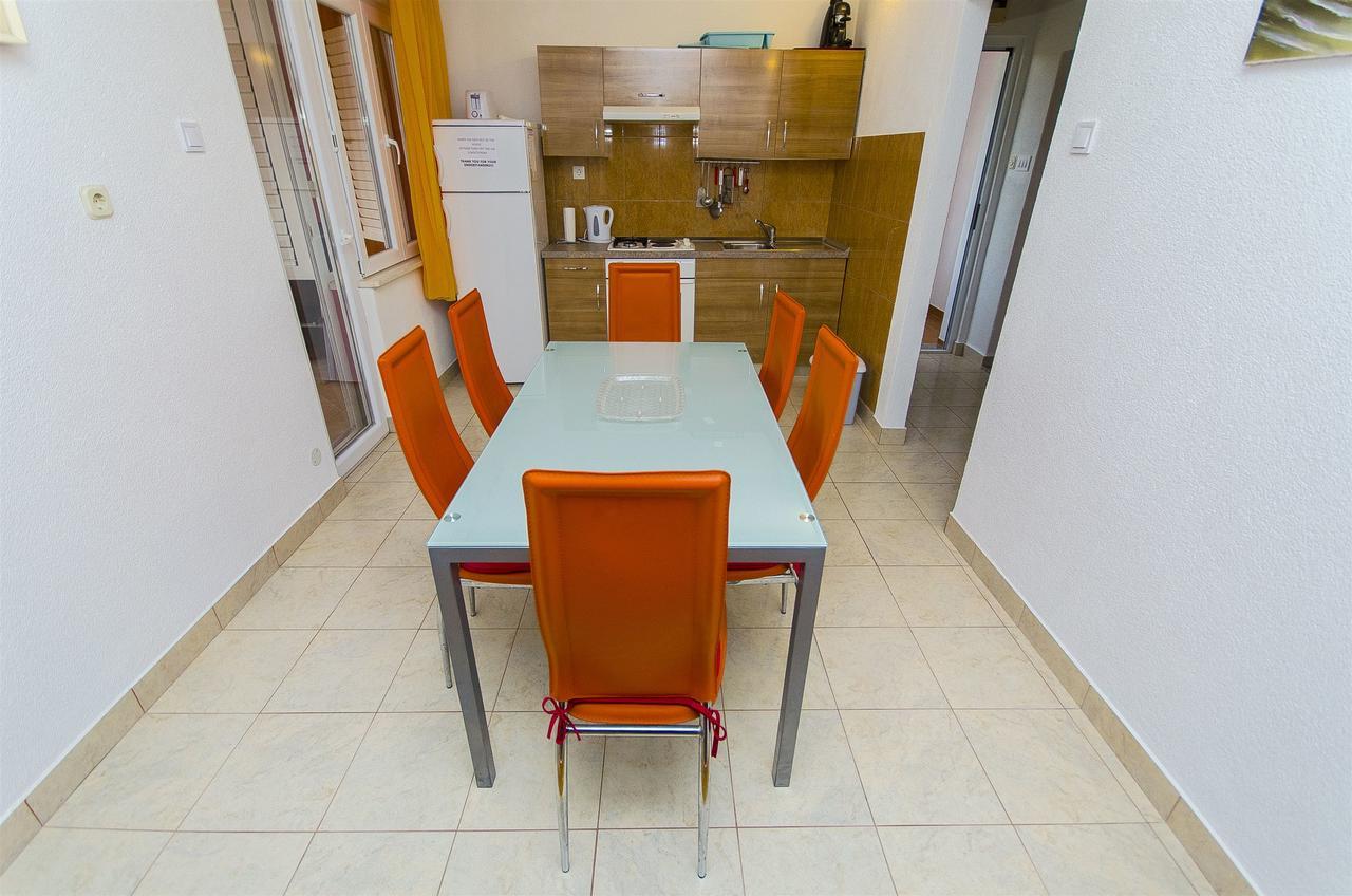 Apartments Karlo โตรกีร์ ภายนอก รูปภาพ