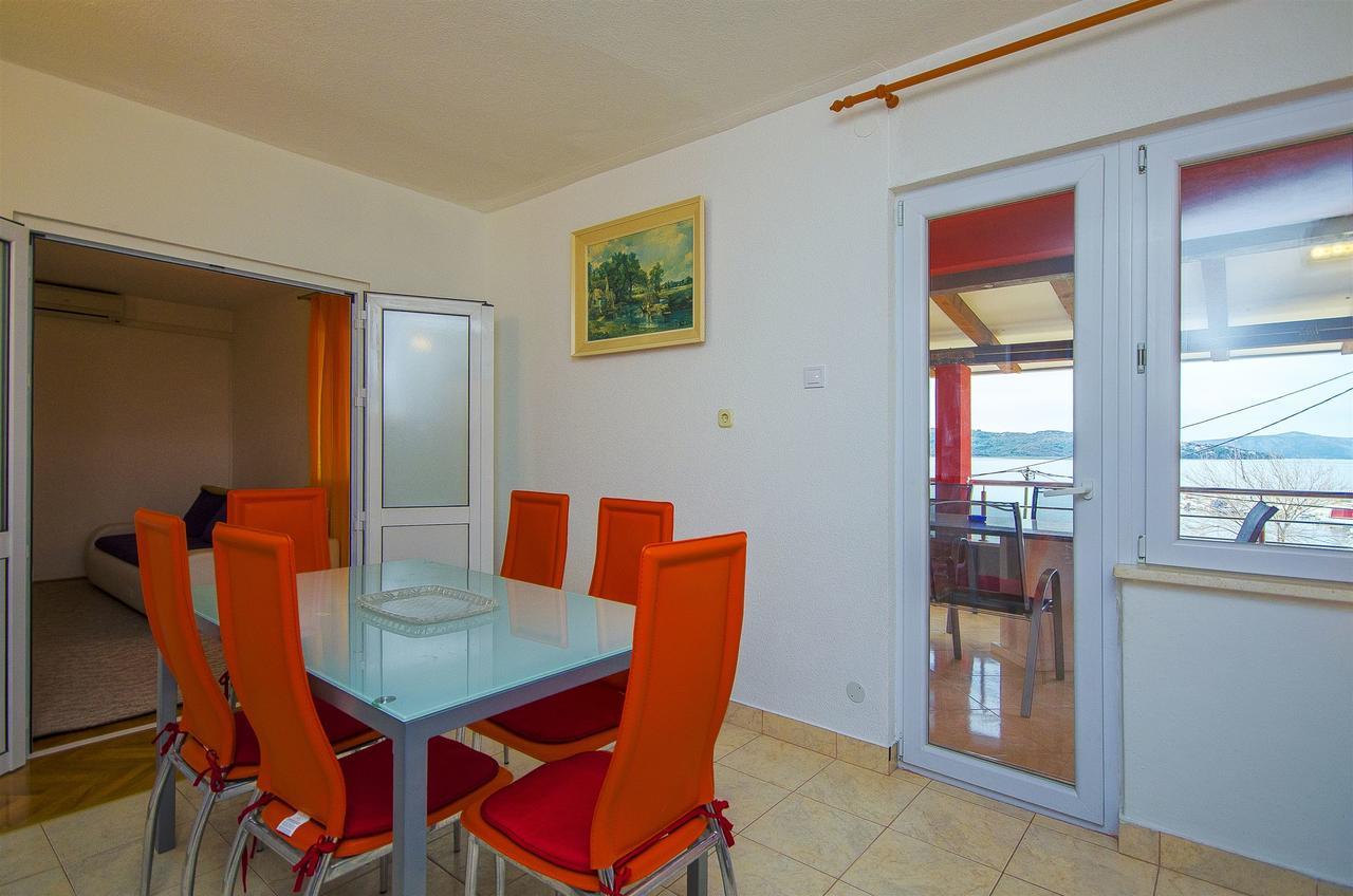 Apartments Karlo โตรกีร์ ภายนอก รูปภาพ