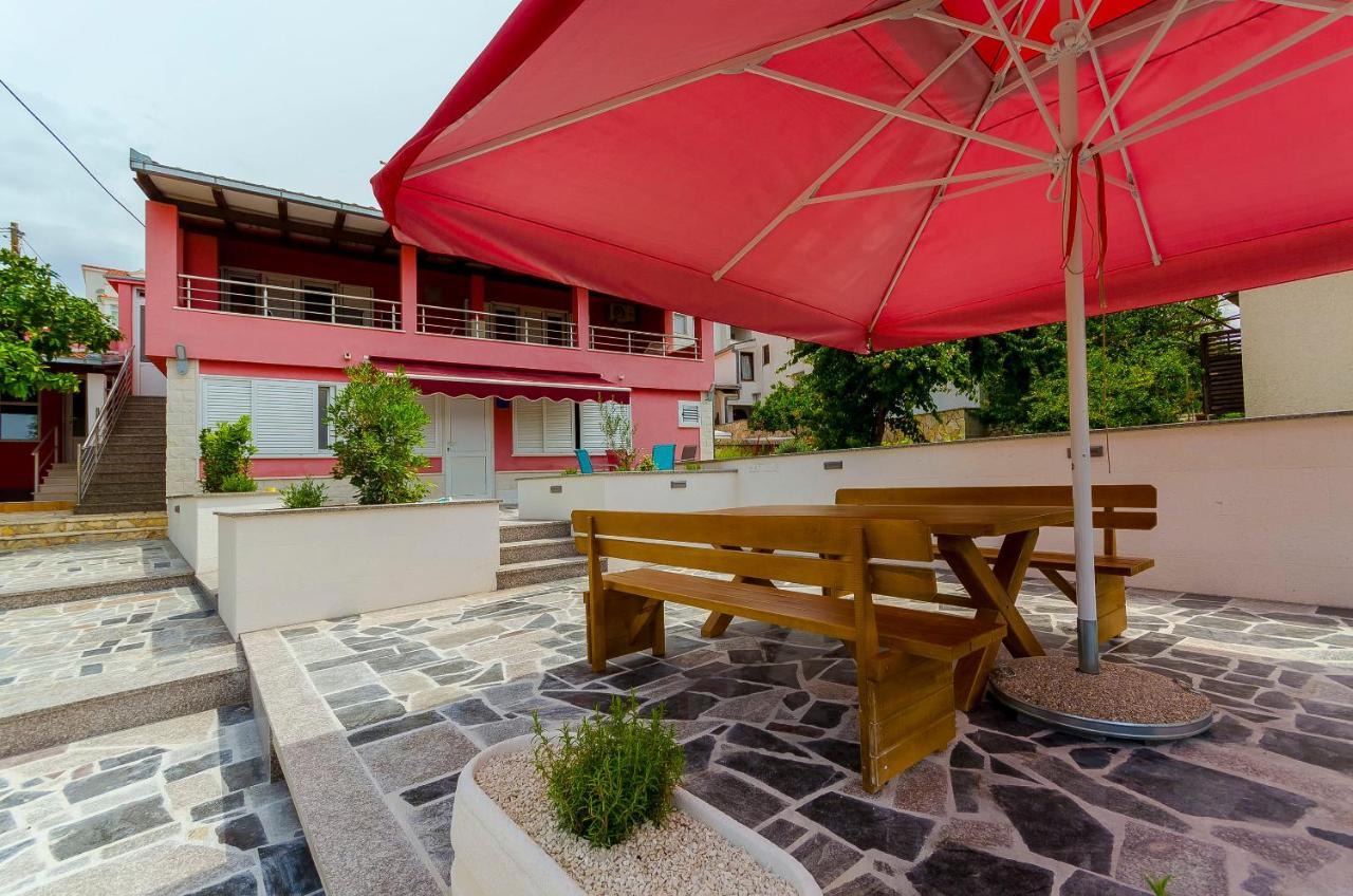 Apartments Karlo โตรกีร์ ภายนอก รูปภาพ