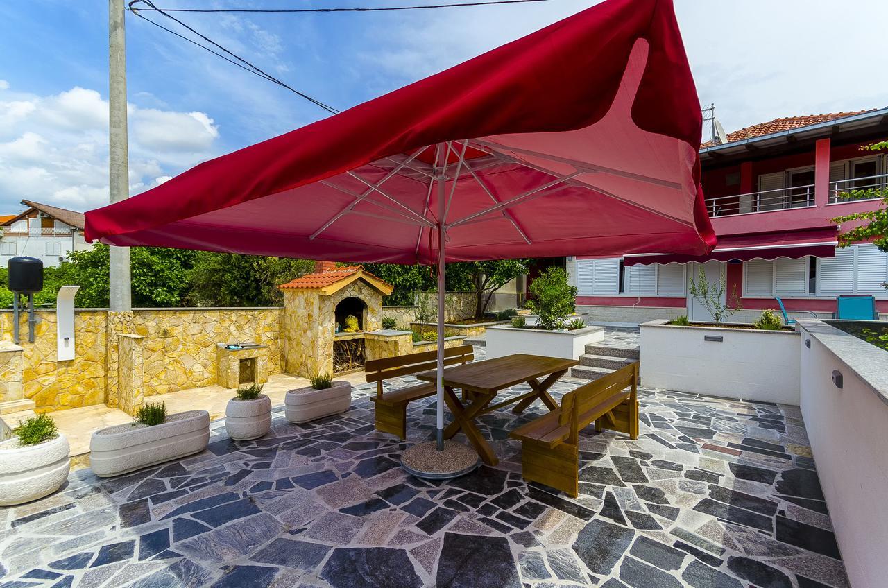Apartments Karlo โตรกีร์ ภายนอก รูปภาพ